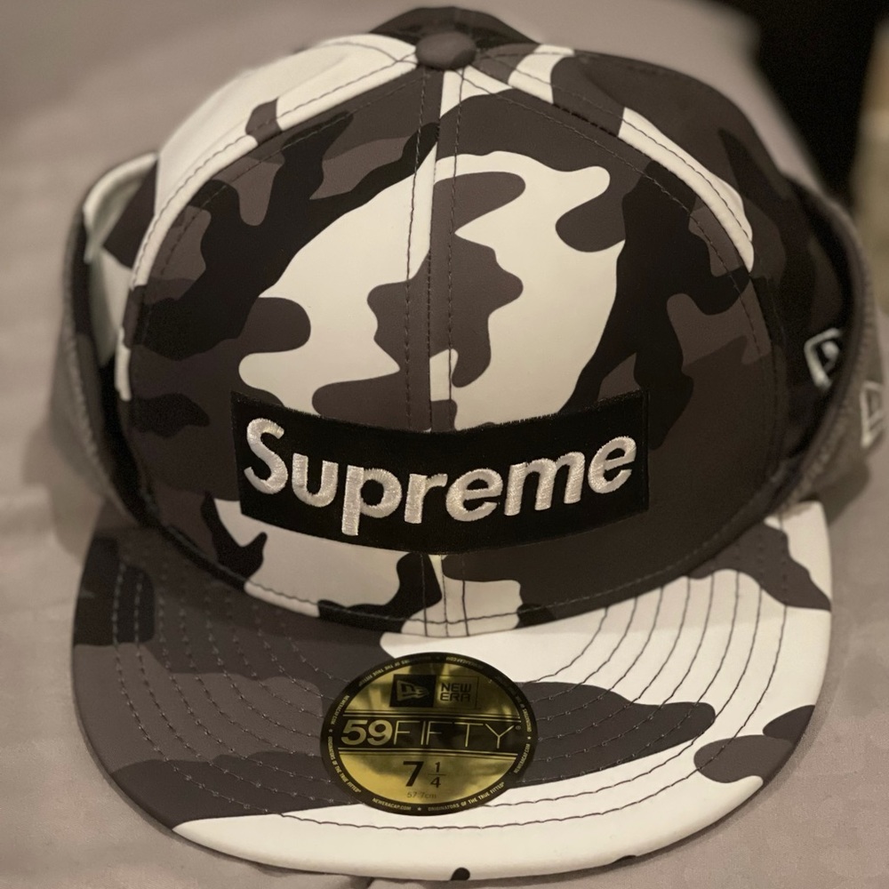 Supreme X New Era fitted hat. Brand new size 7 1/4